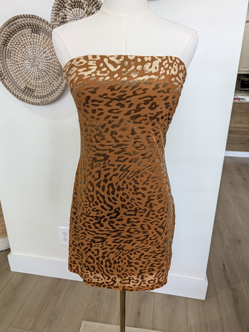 Silence + Noise Brown Leopard Velvet Strapless Bodycon Mini Dress Size M NWT